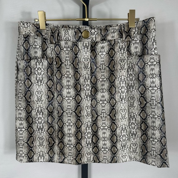 fab'rik Dresses & Skirts - NWT Fab'rik Women's Snakeskin Print Skirt Size Large